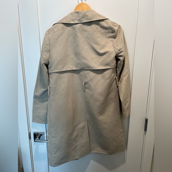 Banana Republic Beige Coat with belt - Picture 3 of 4